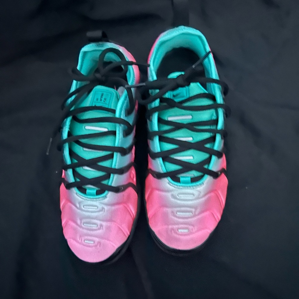 Nikies